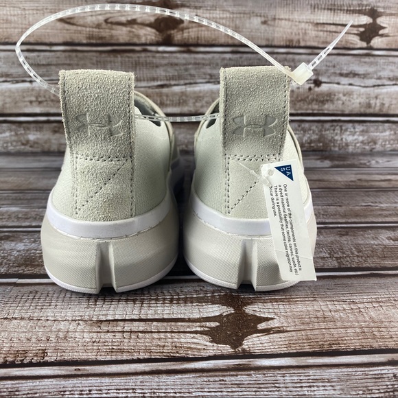 NWT Under Armour Sportswear slip-ons - Picture 5 of 6